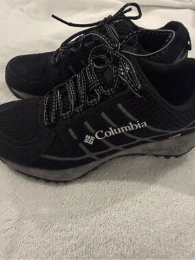Women Columbia Black Athletic Mesh Walking Shoes